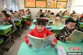 呼和浩特：小学生扮演“哪吒”迎开学图片