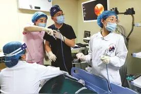 新年第一天，烟台山医院东院儿科医师国震有个心愿：希望孩子们少得病不得病图片
