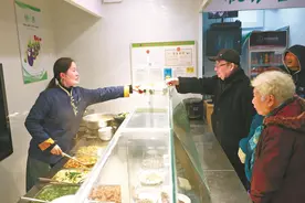 助餐服务让老人尽享幸福"食"光 今年宁波新增60个标准化老年食堂图片