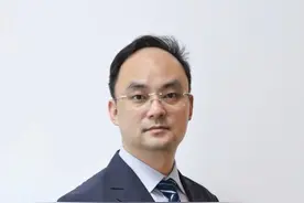 专访广东省具身智能机器人创新中心负责人丁宁：机器人的核心是“人脑”而非“人形”图片