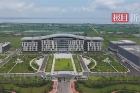 拼搏奋进助腾飞，武汉航天产业基地全力加速跑图片