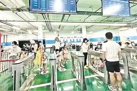 义乌多所中小学实现地下停车场里接孩子图片