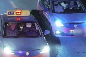 系了安全带却还是被抓拍图片