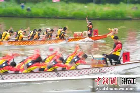 长江三角洲12支龙舟队浙江德清竞赛图片