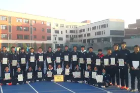 西安市五环中学在市田径比赛中荣获佳绩图片