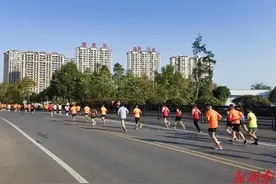 宁乡灰汤温泉半马6500名跑者激情起跑图片