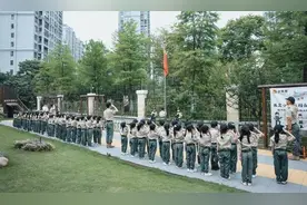 萌娃军营初体验，勇敢者夜砺成长图片