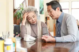 躺下高血压，站立低血压？省名中医提醒注意“三个半分钟”图片