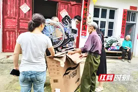 东安县花桥镇：爱心轮椅送上门 真情温暖老兵心图片