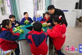 以劳育人，乐山沐川幸福小学开展“榨菜制作”劳动实践课程图片