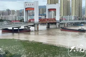 瓯南大桥被船舶撞断？温州海事局回应：两艘空船漂到桥下，桥墩和桥体没问题图片
