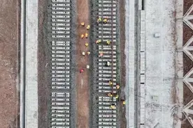 渝厦高铁重庆东站铺轨：中心城区1小时到黔江图片