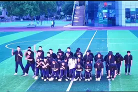 看哭了！四川泸州天立学校高中生改编集体舞抵制校园霸凌“舞”出圈图片