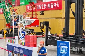 景深丨沙场秋点兵 工人赛绝活图片