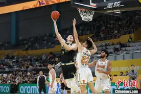 CBA：广厦主场战胜山西 新援韦瑟斯庞砍下22分图片