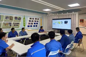 上南公交苏海庆技师创新工作室举办驱动桥保养专项培训图片