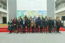 汇集210幅油画精品，“方寸之间”潍坊小幅油画作品展开幕图片