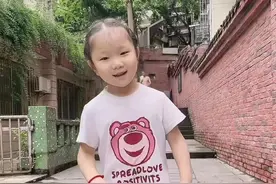 曾让百万网友点赞，全网心疼的脑瘫女孩豆豆上学了图片
