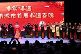 诸城市举办“非常·非遗”2025首届非遗春晚图片