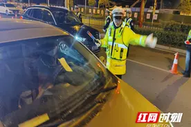 北塔交警：开展异地交叉执法 积极推进“冬季攻势”行动图片