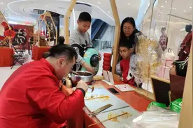 90后糖画师高光耀：去国外考察，期待非遗糖画走出国门图片
