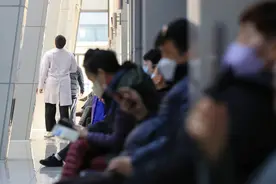 韩国医政博弈“满月”：政府公布扩招名额分配，医界考虑全面罢工图片