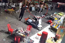 郑州烧烤店老板娘遭多名醉酒男殴打？警方回应图片