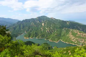 龙年寻龙丨在青龙峡赏青山绿水，黑龙潭冬日化身“冰雪奇缘”世界图片