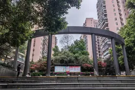 保安队长涉嫌性侵65岁女保安背后的老年“临时工”之困图片