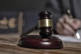 女律师建议“擦边做直播”引热议，同行怎么看？青年律师现状如何？图片