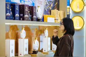 天佑德酒净利创新高，业绩转暖背后现多元化隐忧？图片