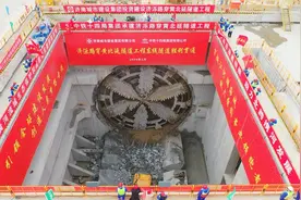 隧道上新！济南黄河济泺路北延工程隧道双线贯通图片
