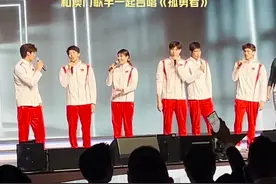 游泳队运动员澳门献唱，“中国飞鱼”版《孤勇者》！图片