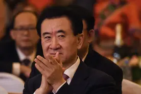 王健林，开年出售5座万达广场图片