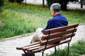 追求爱情or享受孤独？老人面对“黄昏恋”的决与择图片