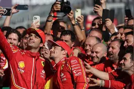 F1澳大利亚站一二带回，法拉利过年了！神奇的他从手术台站到冠军领奖台图片