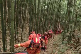 徒步深山3天2夜，云南消防救下4个人！图片