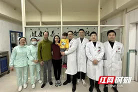 外国友人慕名就医 医院优质服务获赞图片