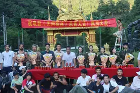 黟县：乡村影视基地能赚钱了图片