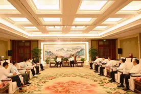 前海方舟高层来锡考察图片