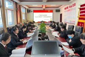 巾帼绽芳华 法治伴我行图片
