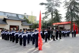 铭记历史 缅怀英烈——嵩县一高开展清明祭英烈主题教育活动图片
