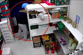 为了报复商家，外卖骑手连续多次偷走店里外卖图片