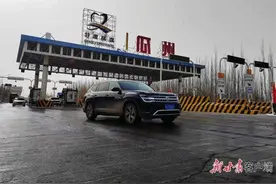 甘肃省妥善安置前往新疆方向的滞留旅客 G30连霍高速瓜州至星星峡段已恢复通行图片