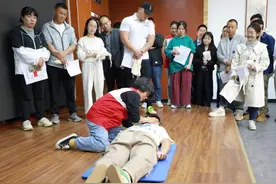 守护生命，“救”在身边！贵州财经职院开展红十字救护员持证培训图片