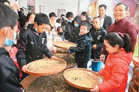 以球会友，闽台青少年新春喜乐多图片