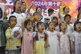 宁夏银川：童趣绘画庆“六一”图片