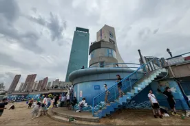 第六海水浴场钟表楼焕然一新图片