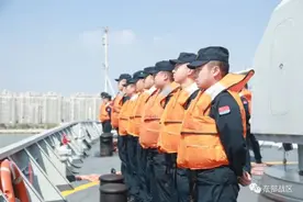 开火！舰艇编队刚抵达某海域，战斗骤然打响图片