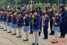 纪念广州起义97周年暨国家公祭日活动在广州起义烈士陵园举行图片